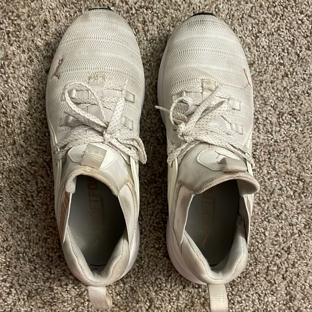 PUMA white and pink tennis shoes sneakers